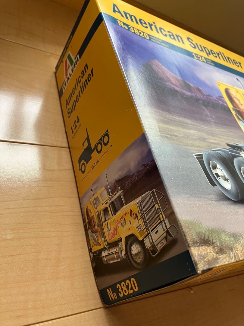 イタレリ 1/24 アメリカン スーパーライナー トラクターヘッド プラモデル