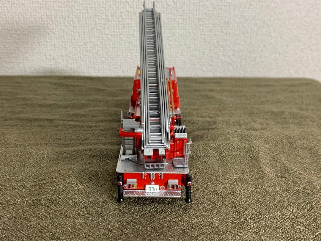 トミカリミテッドヴィンテージネオ LV-N24b 日野TC343型はしご付消防車