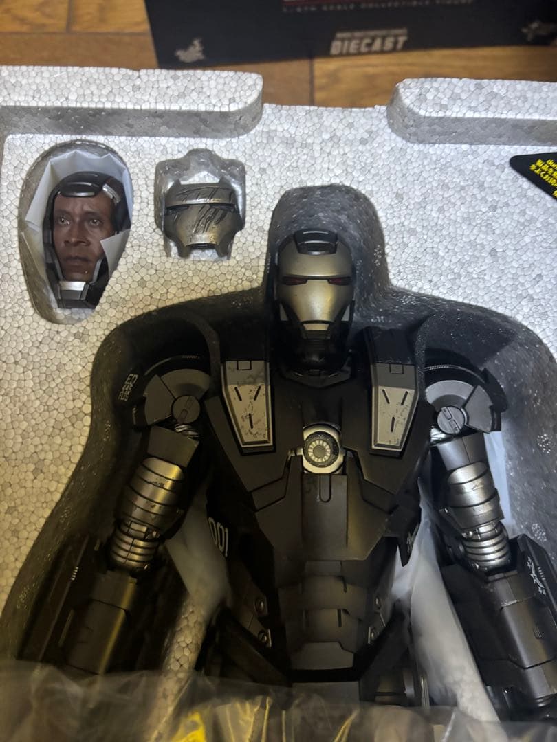 ホットトイズ　ウォーマシン　マーク1 ダイキャスト　アイアンマン2