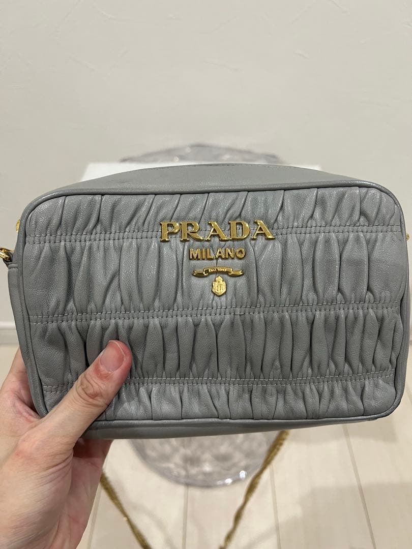 PRADA ギャザー入りショルダーバッグ グレー