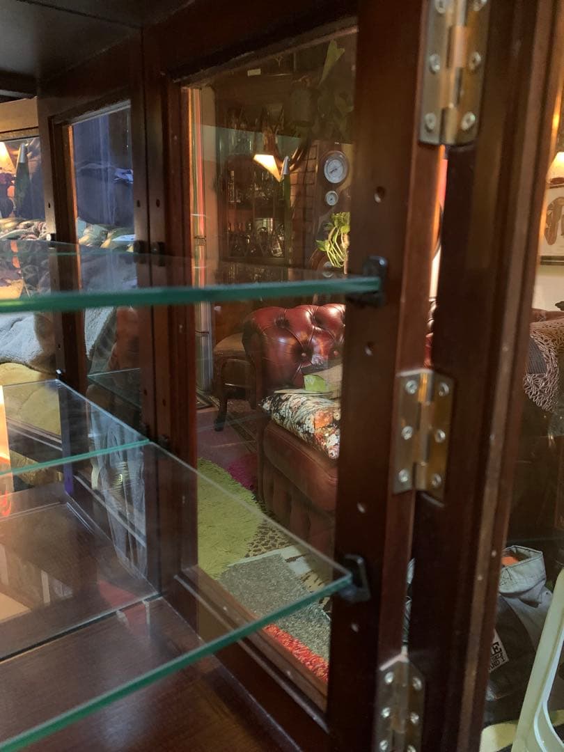 ガラスコレクションケース　飾り棚