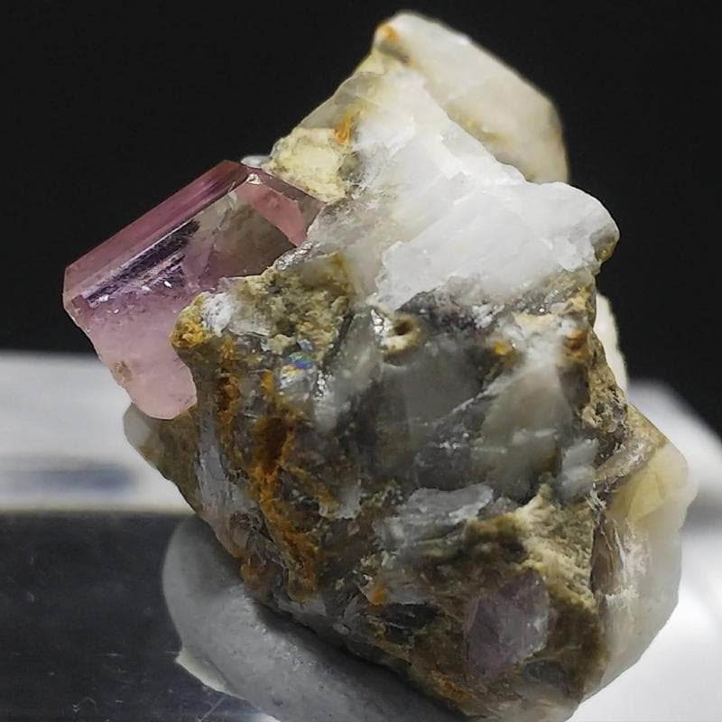 528 ピンクトパーズ トパーズ カトラン 結晶 母岩付 原石