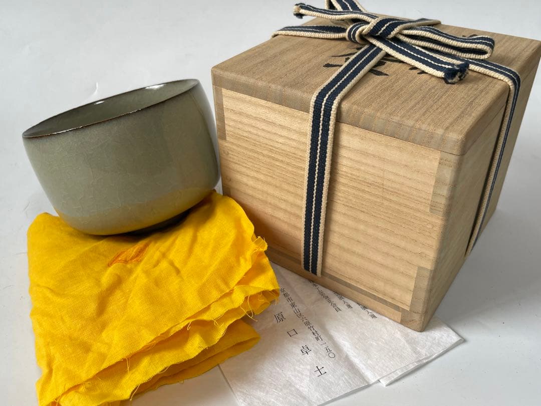 陶芸家　作家物　原口卓士　米色瓷　茶碗　米色青磁　青磁　茶碗　共箱