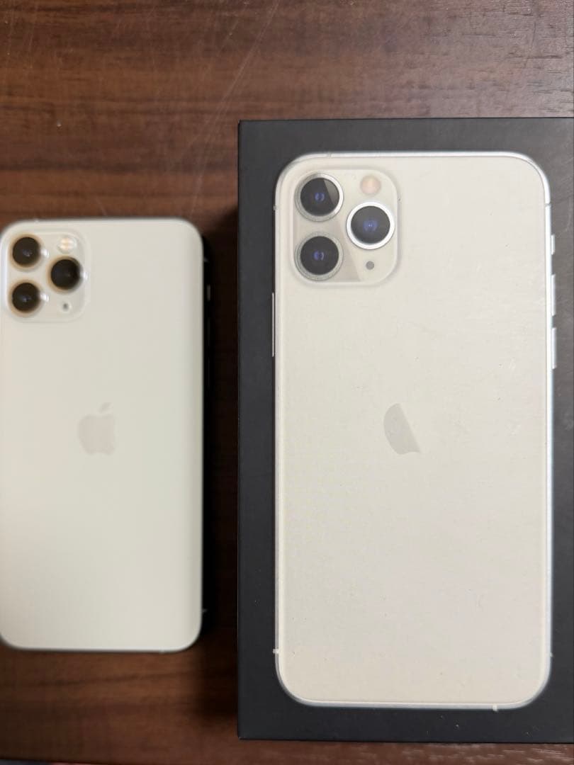 ほぼ新品Apple iPhone 11 Pro 256GB シルバー
