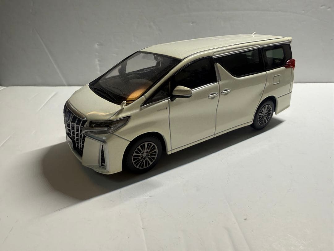 トヨタアルファードカラーサンプルミニカー