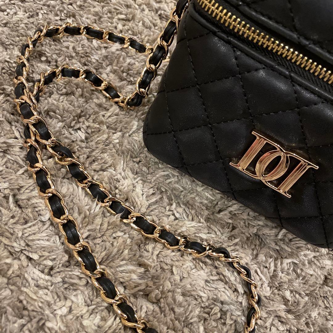 Darich ダーリッチ キルティングスクエアミニバッグ　ゴールド　ブラック