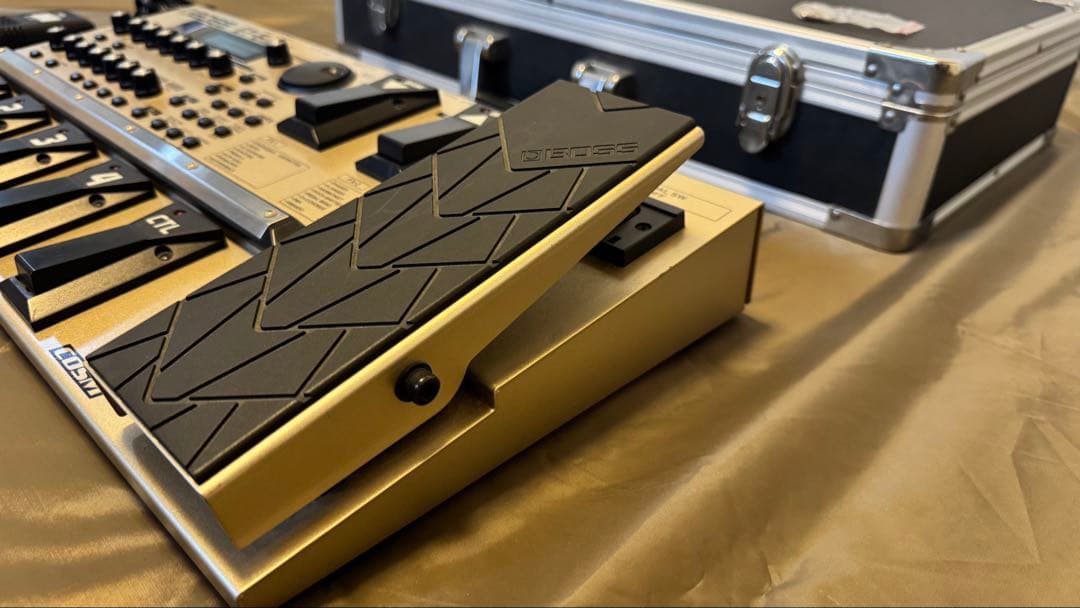 BOSS GT-6 ギターエフェクトプロセッサー