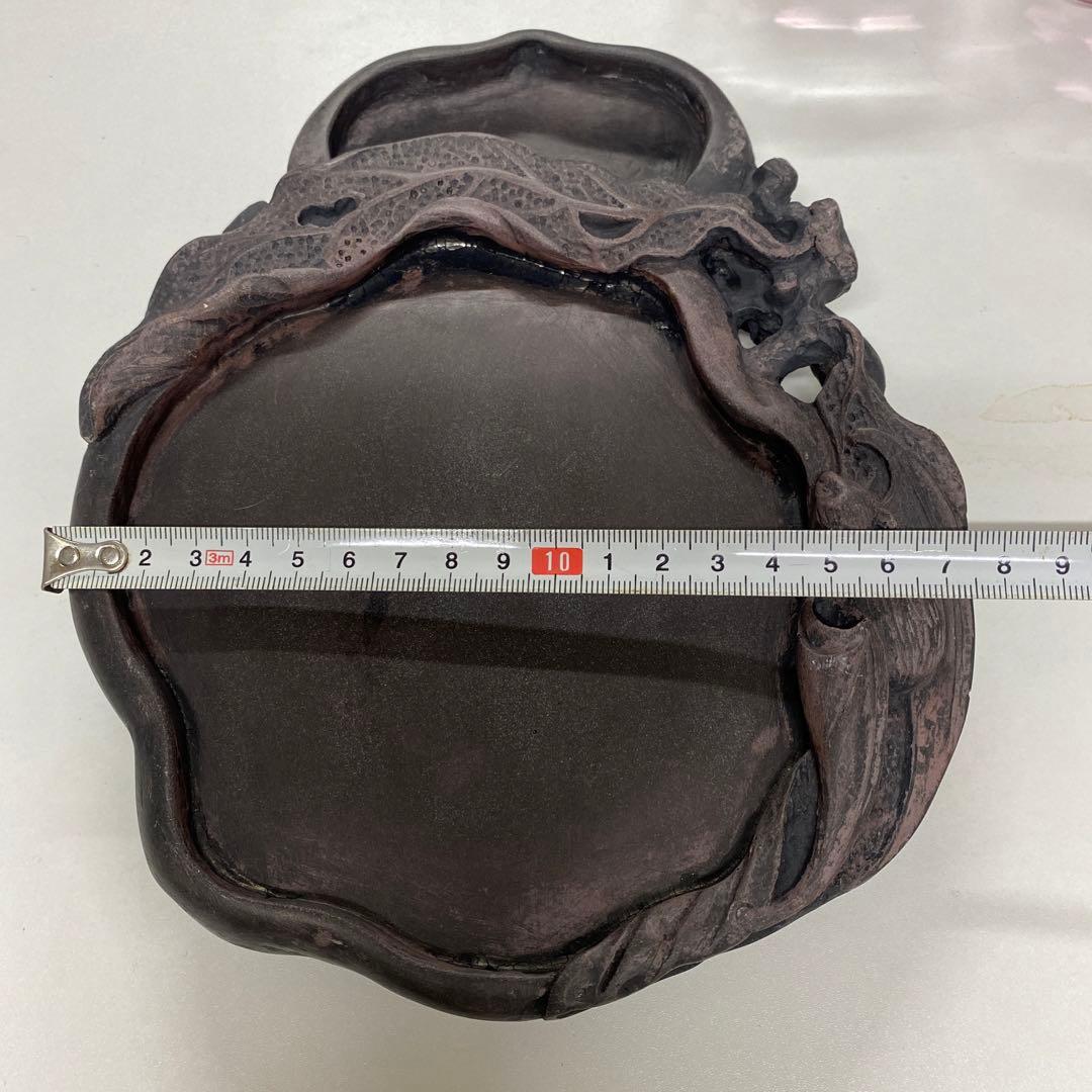 古い硯、彫刻あり