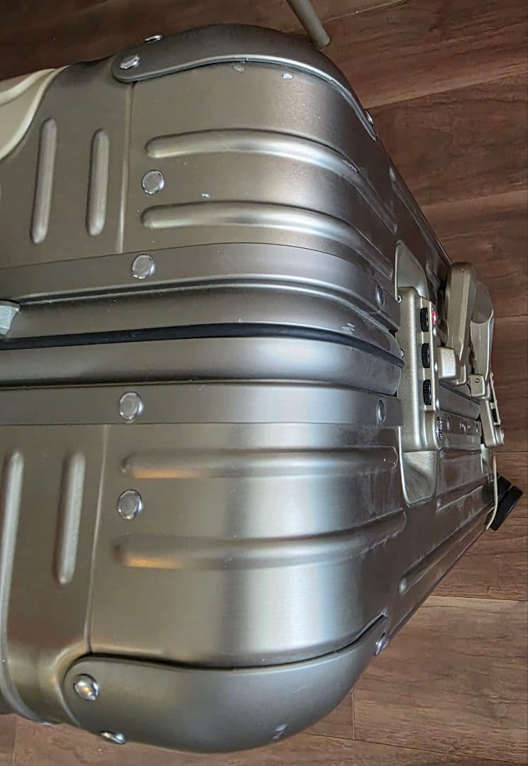 RIMOWA 機内用キャリーケース