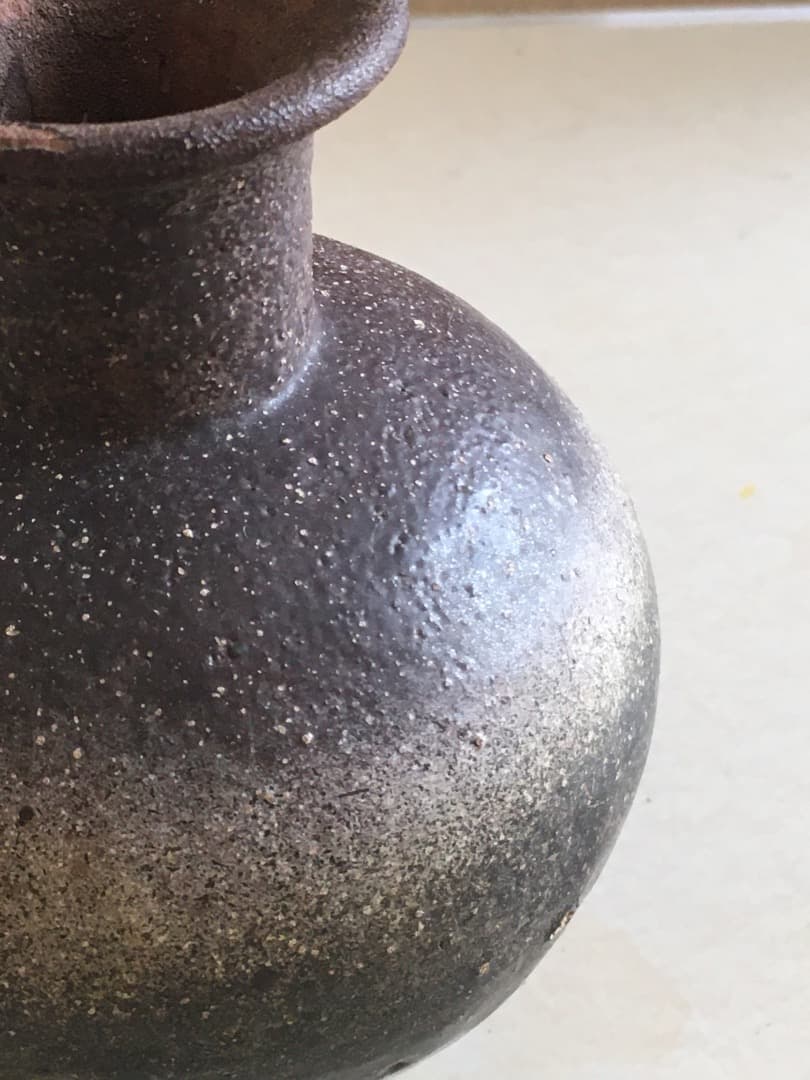 琉球 喜名焼締黒釉油壺　17世紀末－18世紀　　古陶　徳利