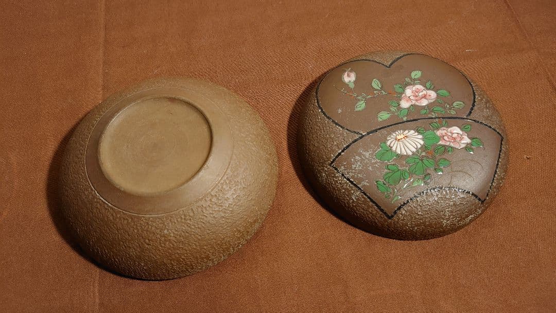 古玩　粉彩　華の図　蔵出し　香合　蓋物　アンティーク香合　１客