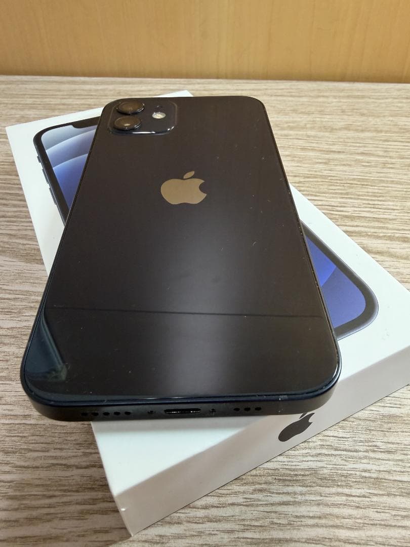【美品・BT交換済】iPhone12 128GB ブラック (外箱あり)