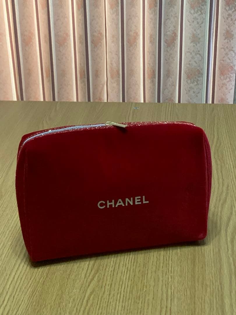 お値下げ！　レ　パンソー　ドゥ　シャネル ポーチ　3種メークアップブラシのセット