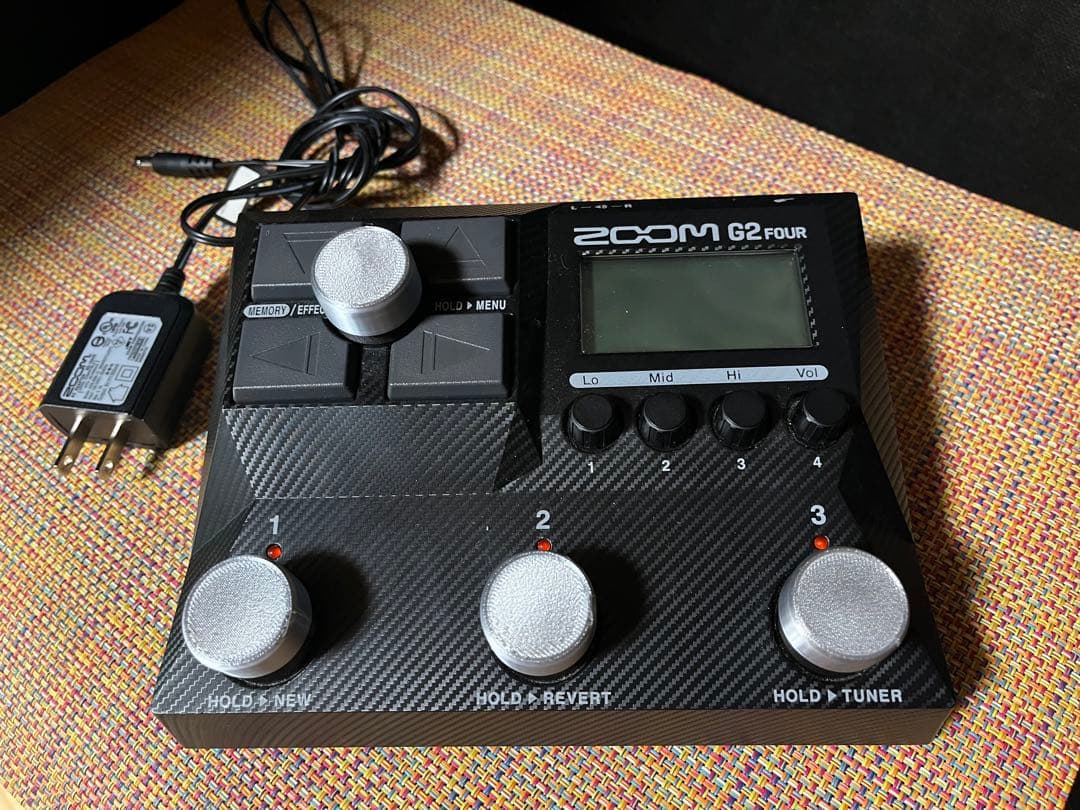 ZOOM G2 FOUR スイッチハット付き