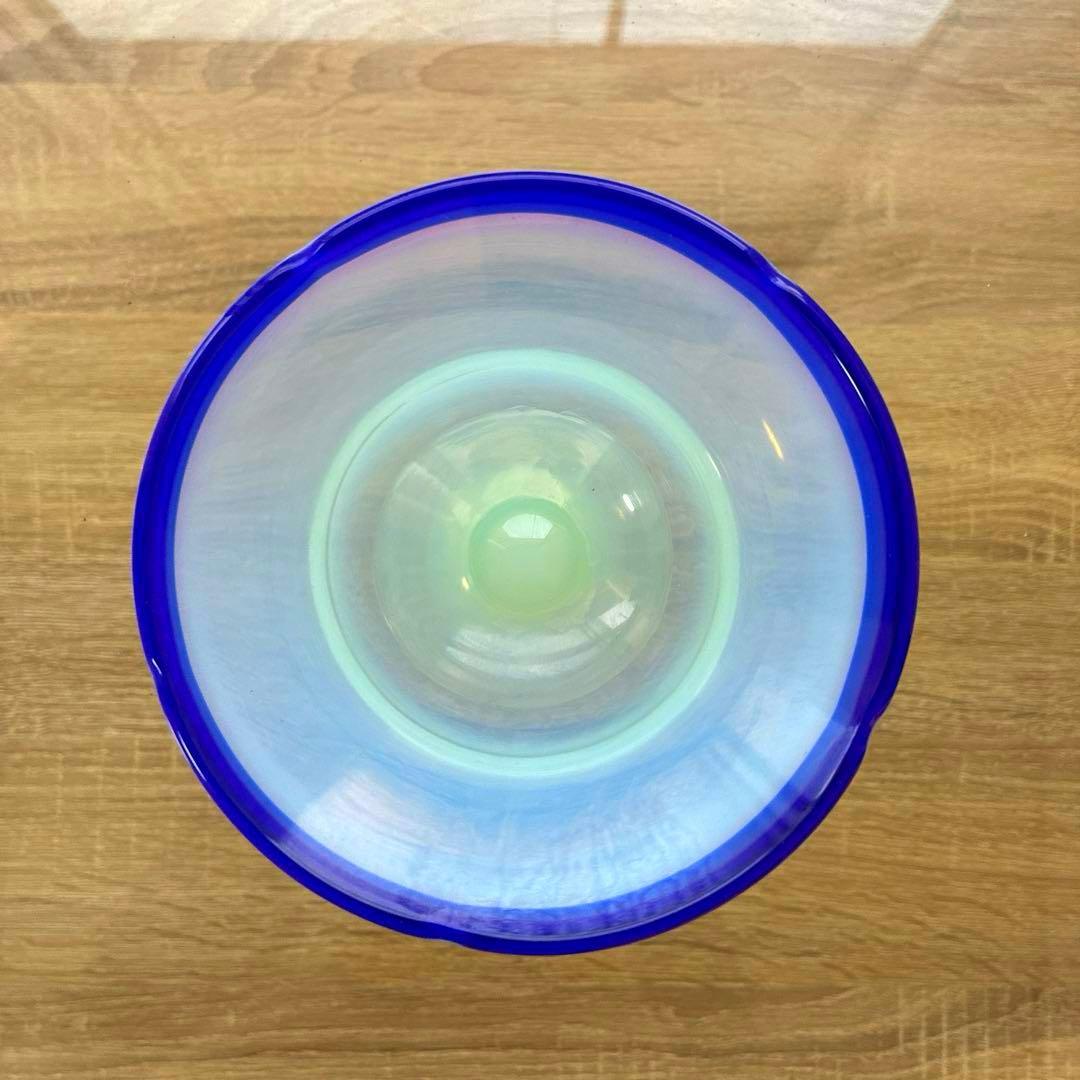 骨董　時代ガラス　希少　ラムネ色乳白色暈し　青色リップ朝顔型　氷コップ　ウラン