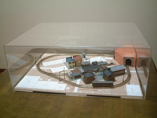 「昭〇の鉄道模型をつくる」にピッタリのアクリケース ! ★☆