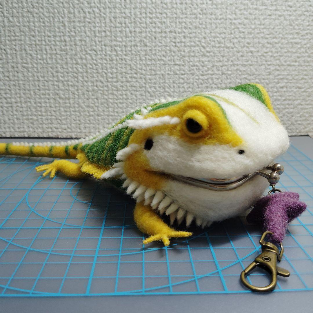 羊毛フェルト　がま口ホルダー　ハンドメイド