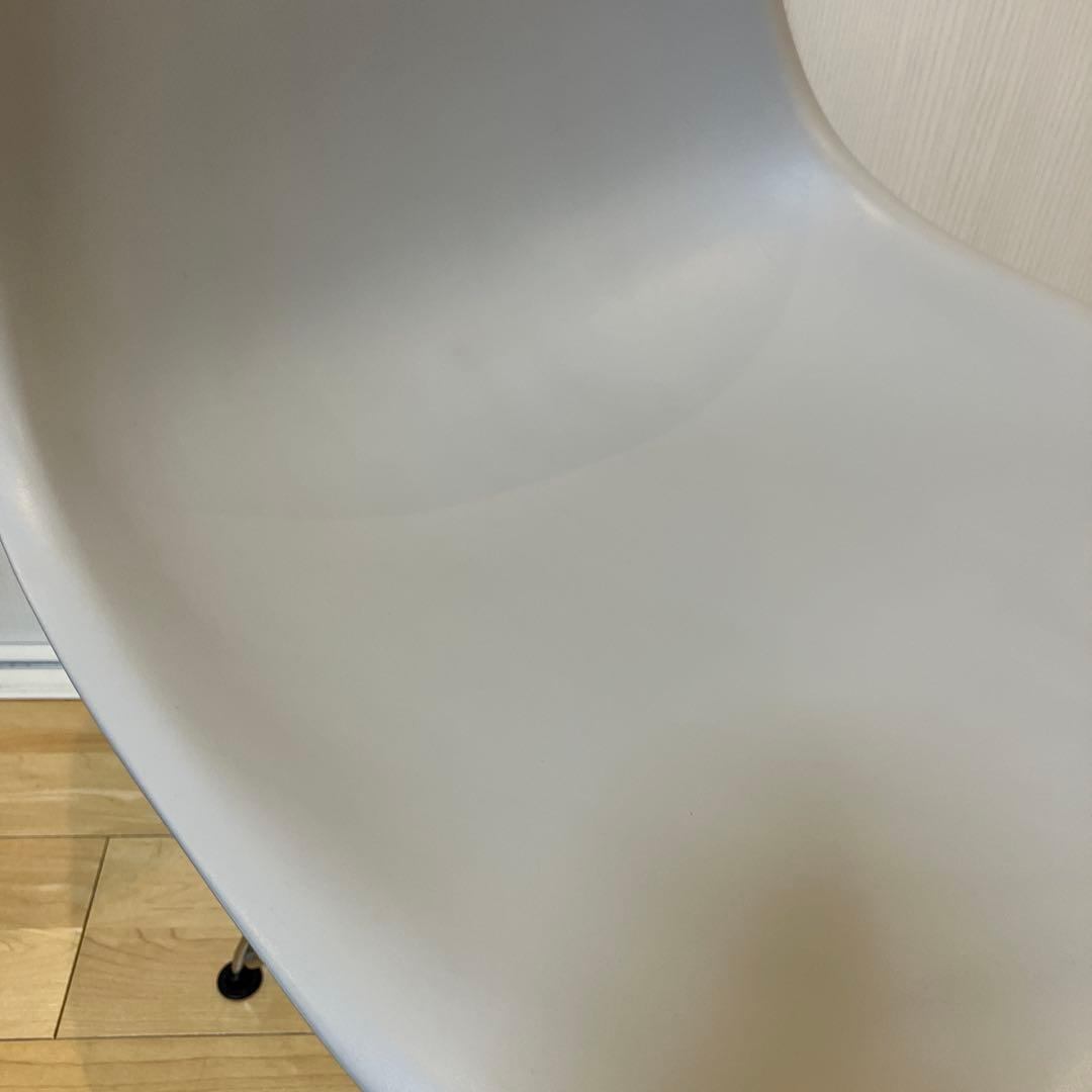 大阪市淀川区•引取限定　vitra ヴィトラ　イームズチェア① グレー