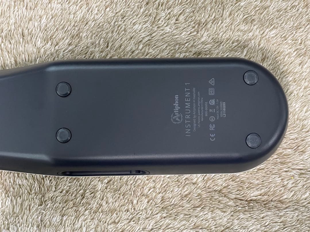 Artiphon INSTRUMENT1 ギター型MIDIコントローラー