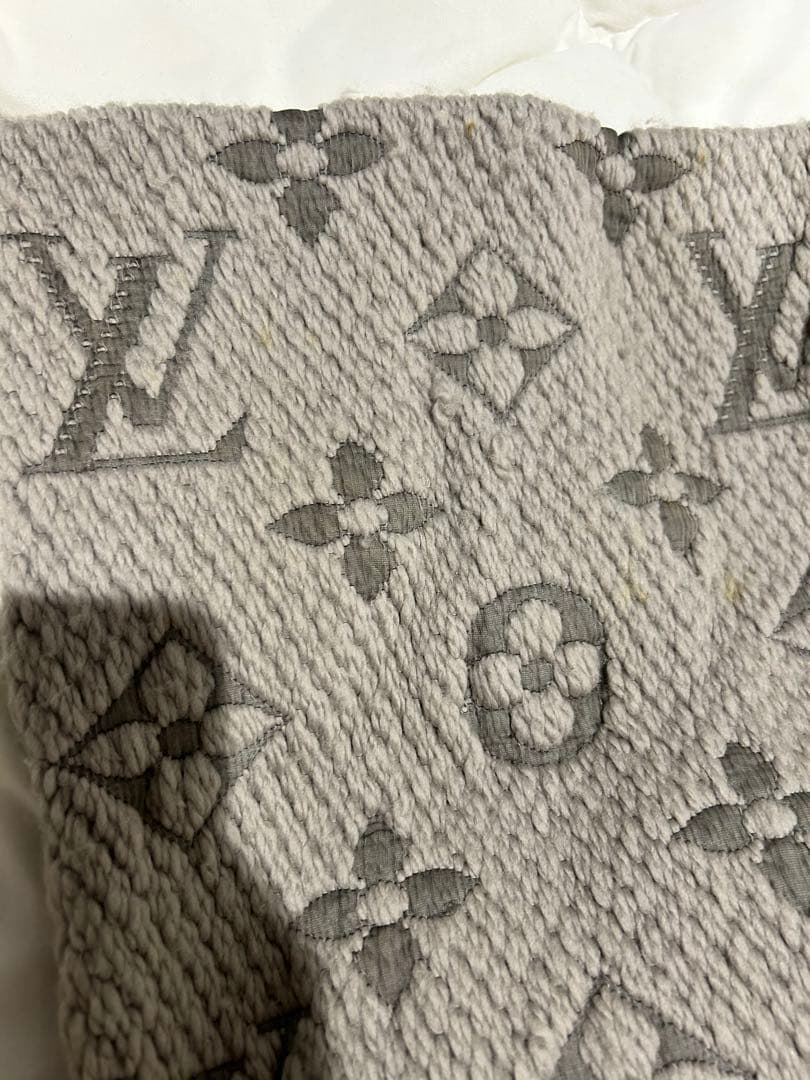LOUIS VUITTON エシャルプロゴマニア　マフラー グレー