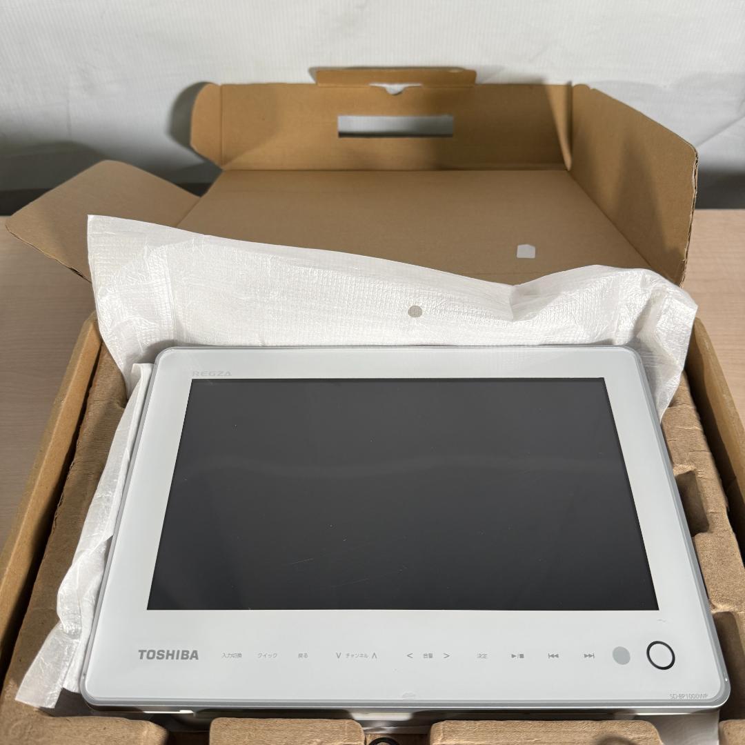 TOSHIBA REGZA 地デジ搭載ポータブル防水ブルーレイプレーヤー