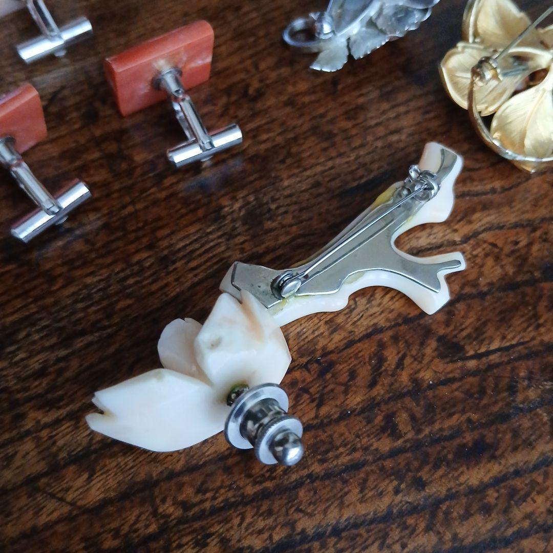 パーツ取り用！珊瑚飾り付きカフス、アクセサリーまとめて ジャンク リメイクサンゴ