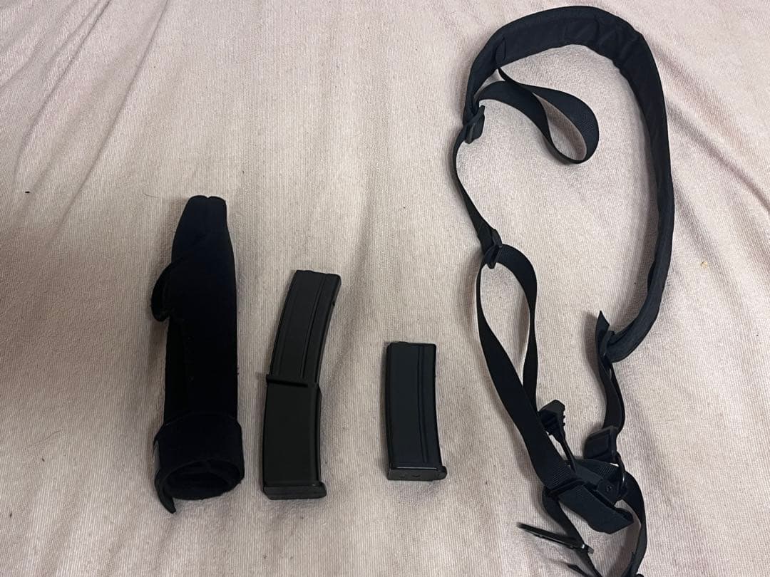 東京マルイ　mp7a1 サイレンサー付き　マガジン、スリング付き