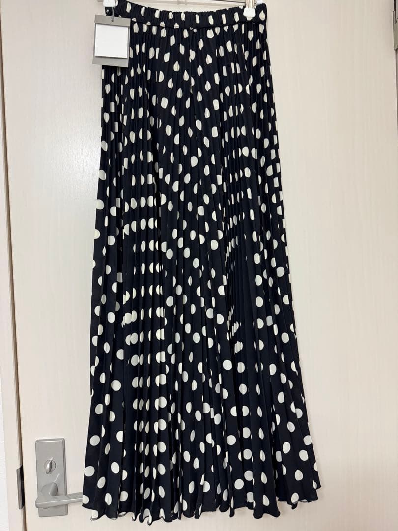 【新品】PRIORITY プリーツパンツ