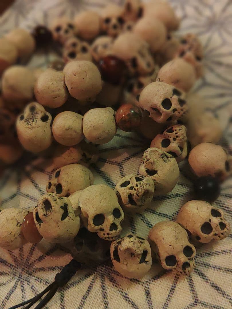 辰巳又助　陶器　髑髏数珠