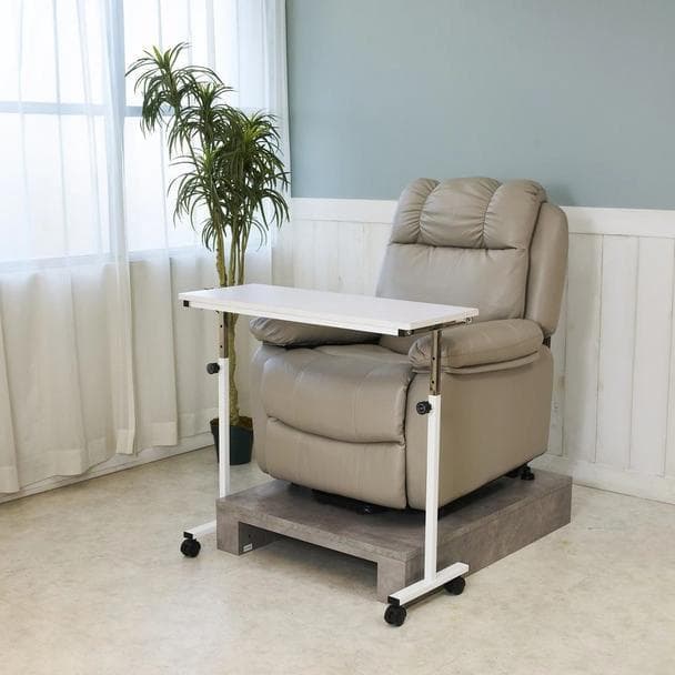 【新品未使用・未開封】ソファ用ネイルテーブル B07（昇降機能＆キャスター付き）