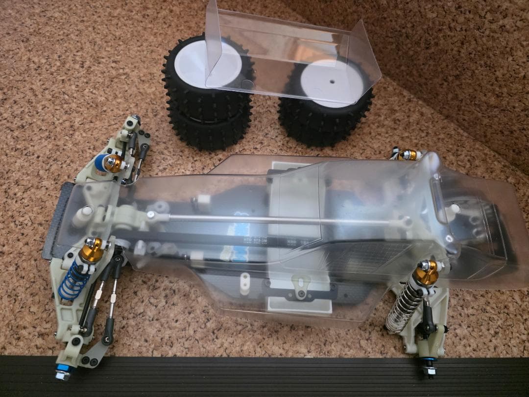 アソシ　RC10 4wd 組み立て済み未走行