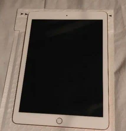 ら*ん様 あまり利用していないiPad 代6世代　32GB