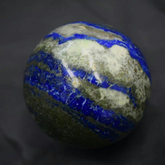 大人気ラピスラズリ　幸運　風水　

人気のラピスラズリの丸玉。