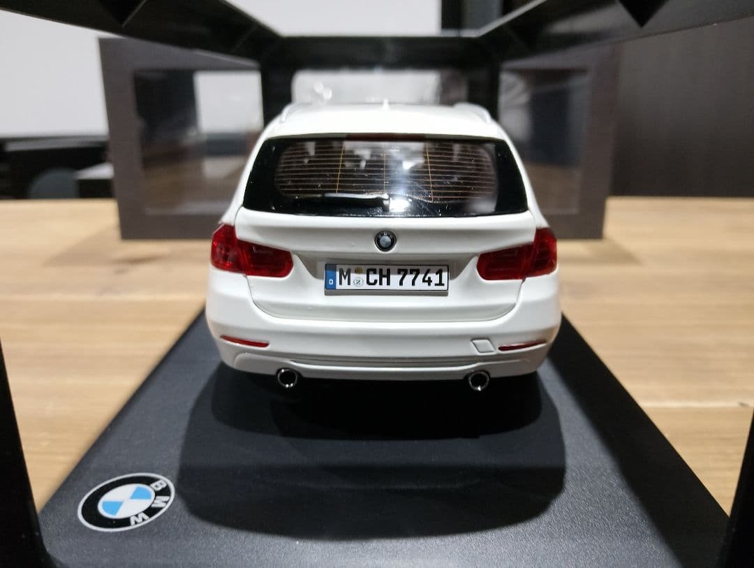 夢伝説　1/18 BMW 3シリーズ ツーリング F31ミニカー　ホワイト