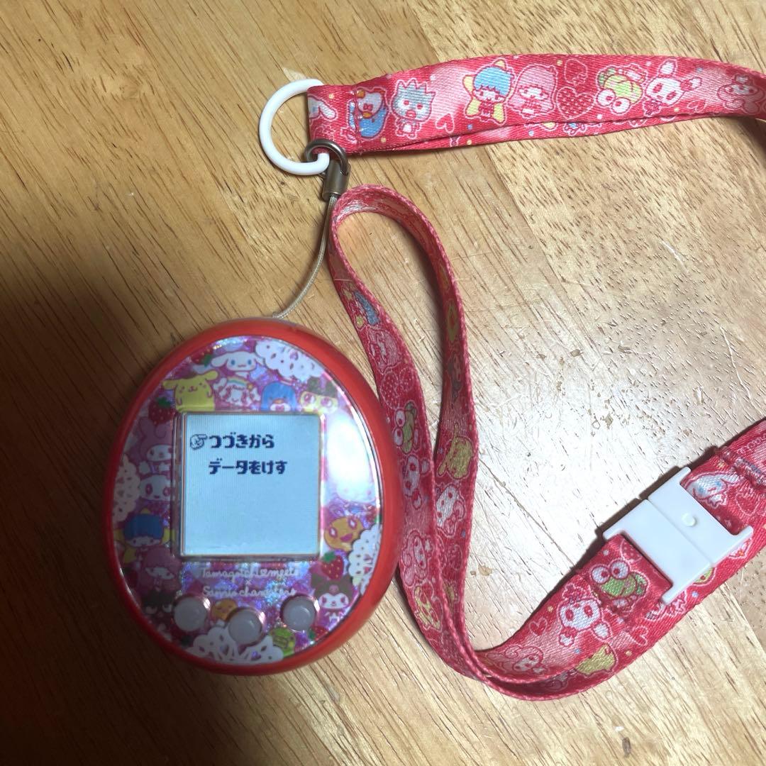 たまごっちみーつ サンリオ 赤