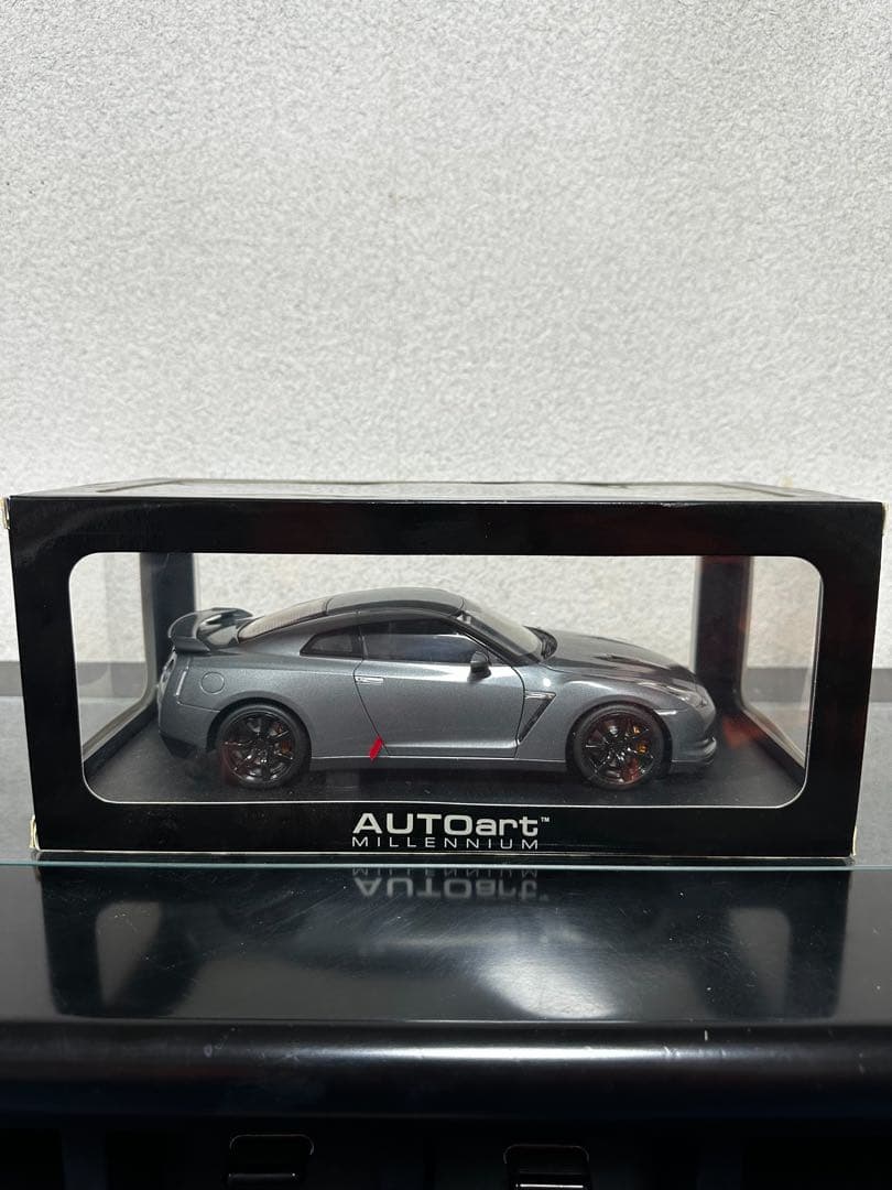 日産R35GT-R 　1/18ミニカー