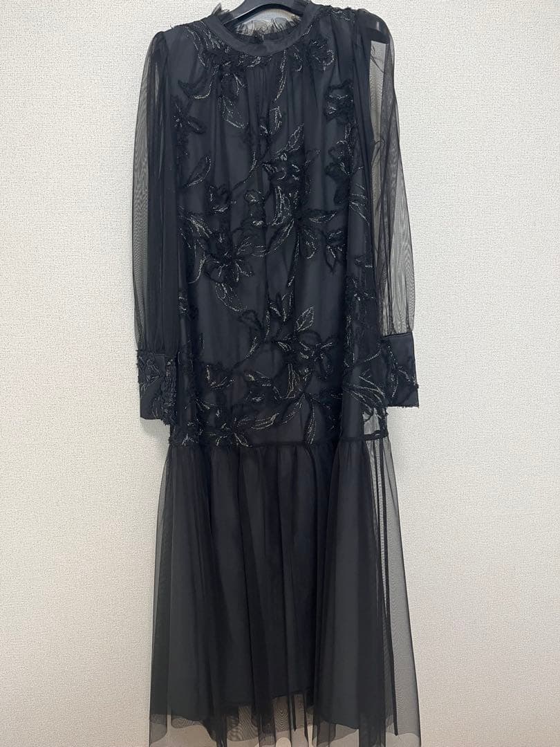 niana フェザーフラワーチュールドレス