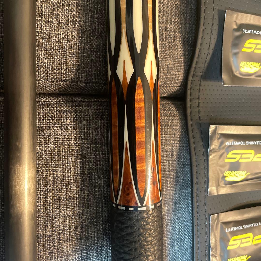 ビリヤードキュー　Predator THRONE4