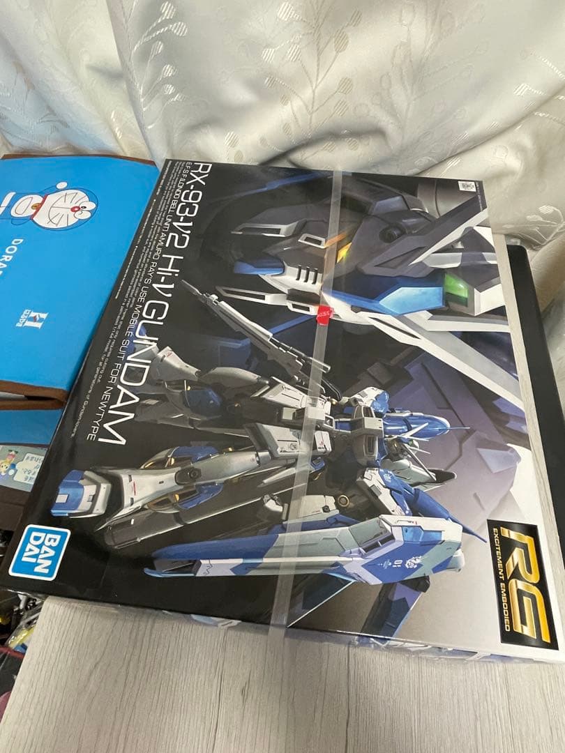 RG サザビー　RG Hi-ν ガンダム