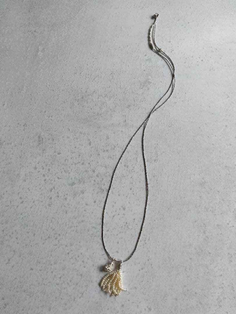 極小淡水パールタッセルチャーム付、カレンシルバーロングネックレス　ベビーパール