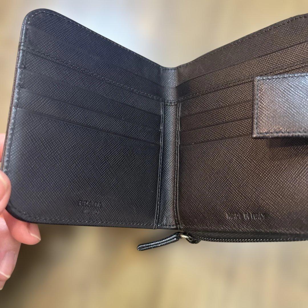 PRADA ブラック レザー 二つ折り財布
