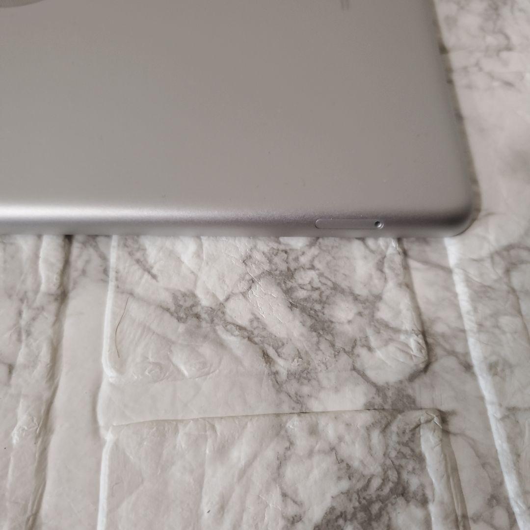 246 iPad 7世代 128GB SIMフリー シルバー