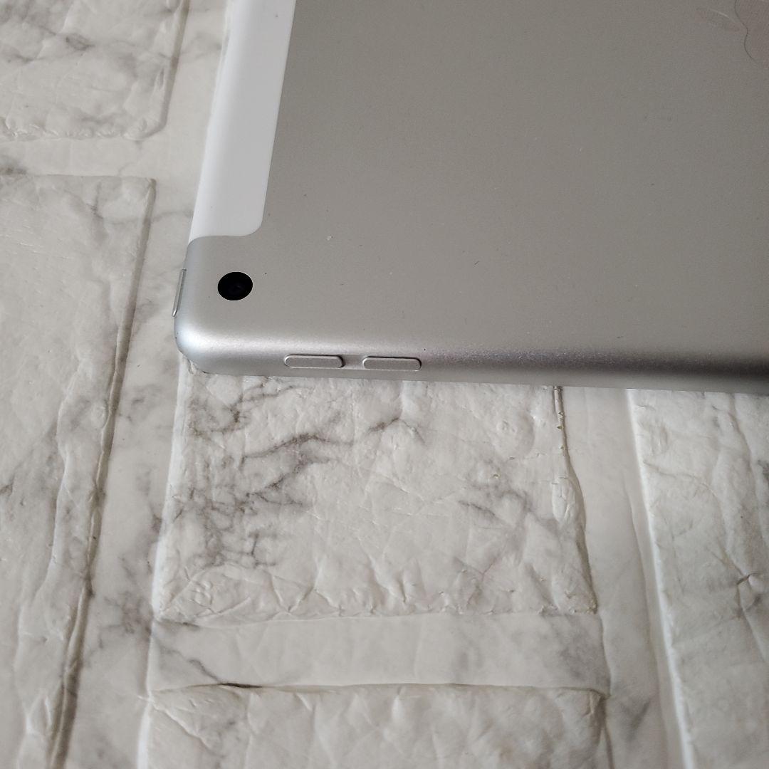 246 iPad 7世代 128GB SIMフリー シルバー