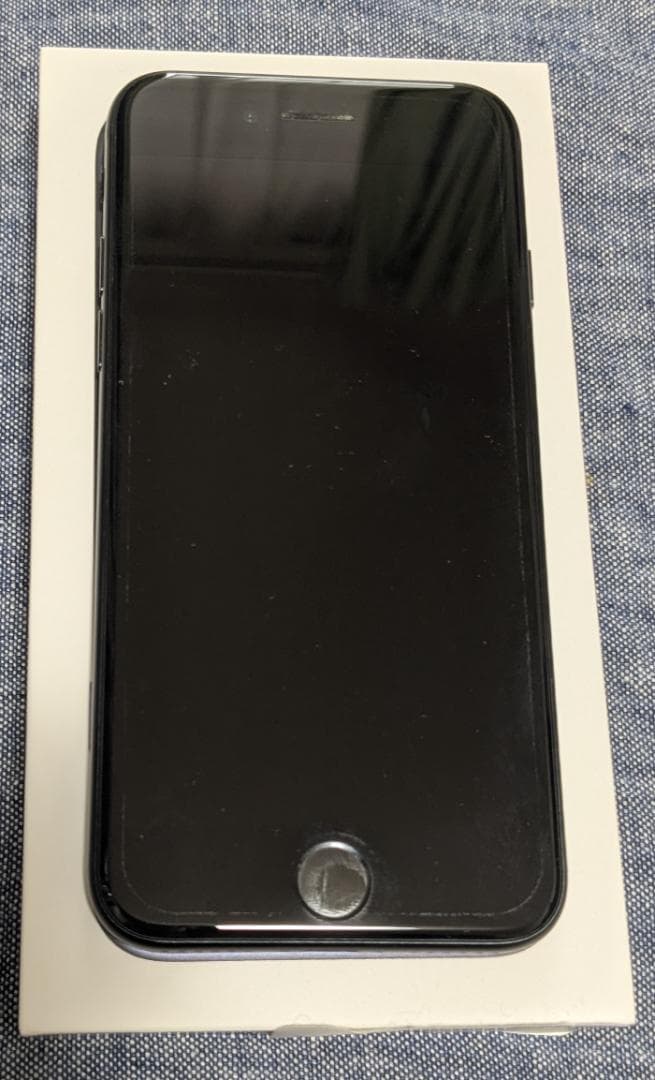 iPhone SE (第3世代) ブラック 本体