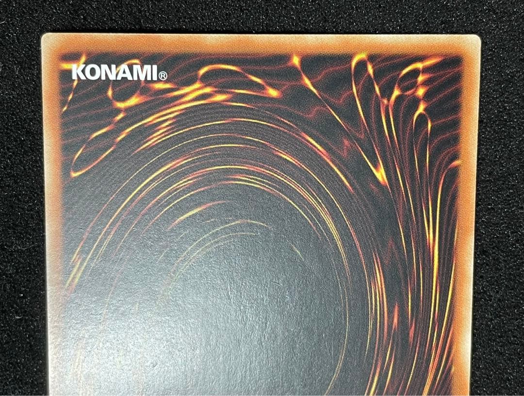 【状態A】アジア版 ブラックマジシャン　25th クオシク　背景違い　絵違い