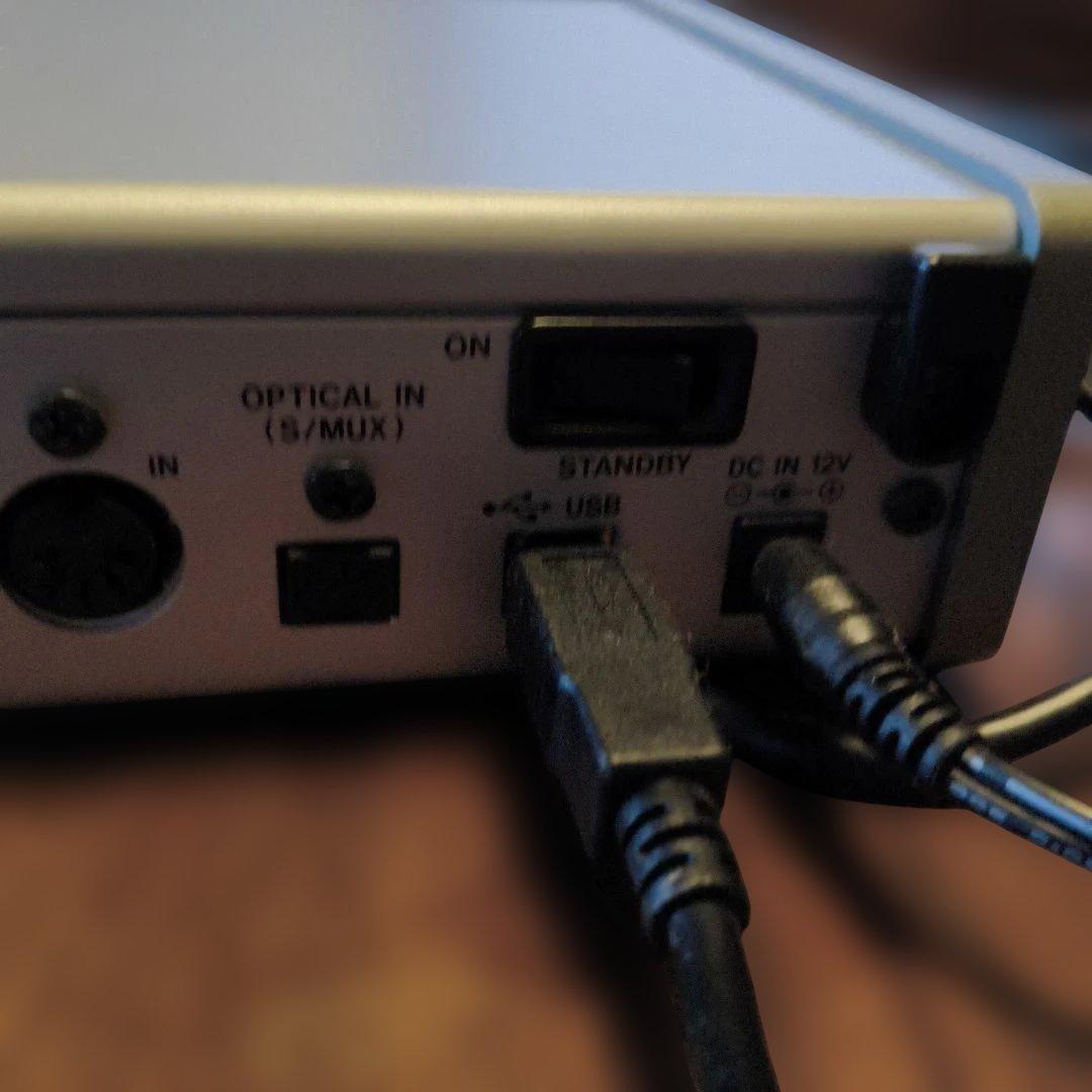 TASCAM SERIES 102i オーディオインターフェイス