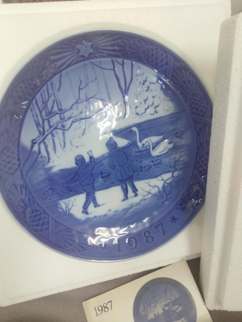 み*ん様 1981年製〜2004年イヤー陶器プレート20枚