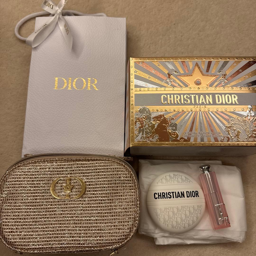 Dior メイクアップセット 化粧ポーチ付　クリスマスコスメ