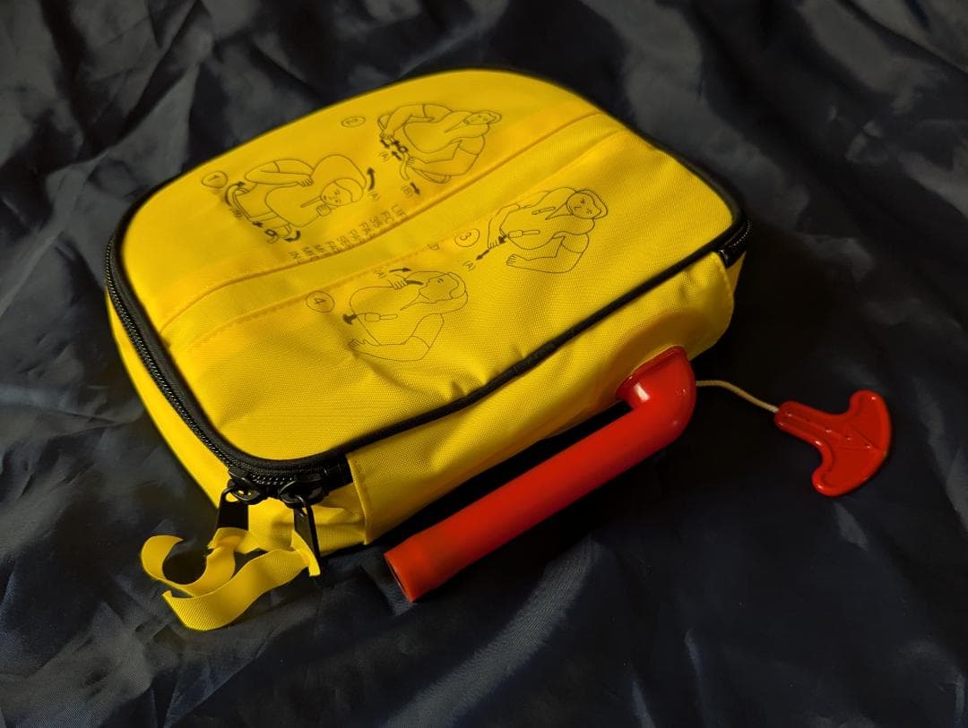 ＊お年玉特価＊ JAL ライフベスト ポーチ