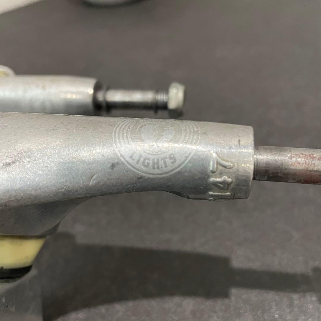 サンダートラック　チタニウムライト　T147